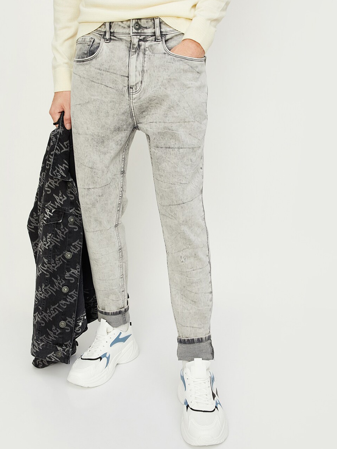

max Men Slash Knee Heavy Fade Cotton Jeans, Grey
