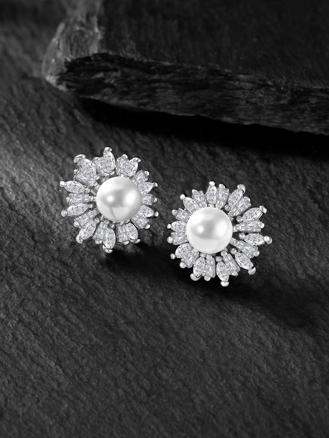 

Peora Silver-Plated Contemporary Studs Earrings