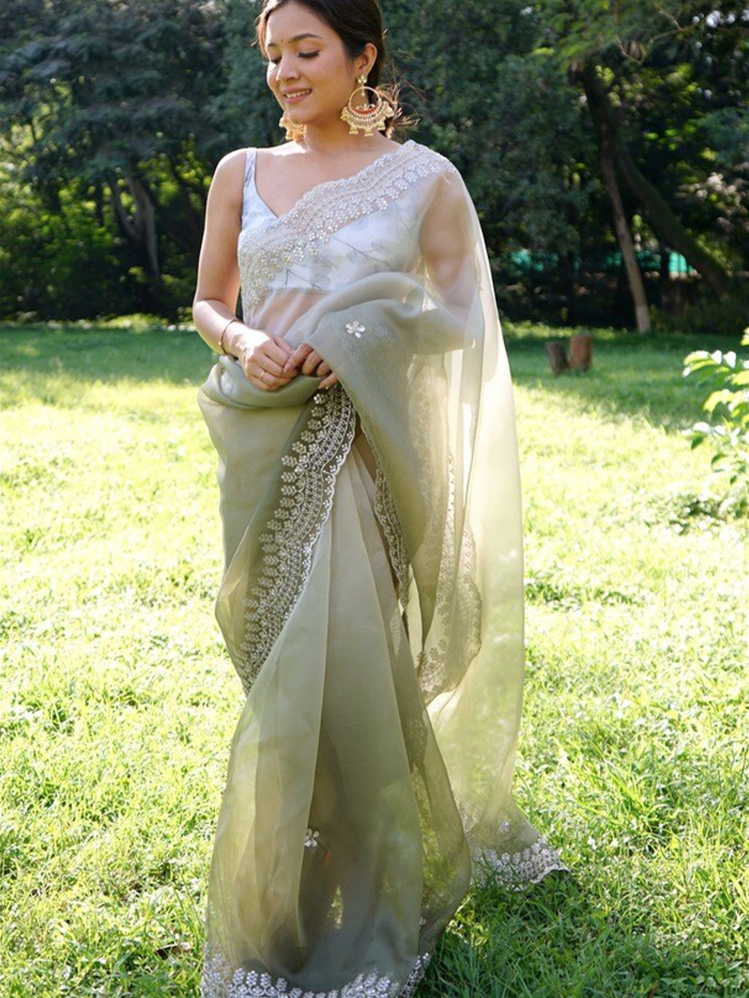 

Atulyam Tex World Floral Embroidered Organza Saree, Olive