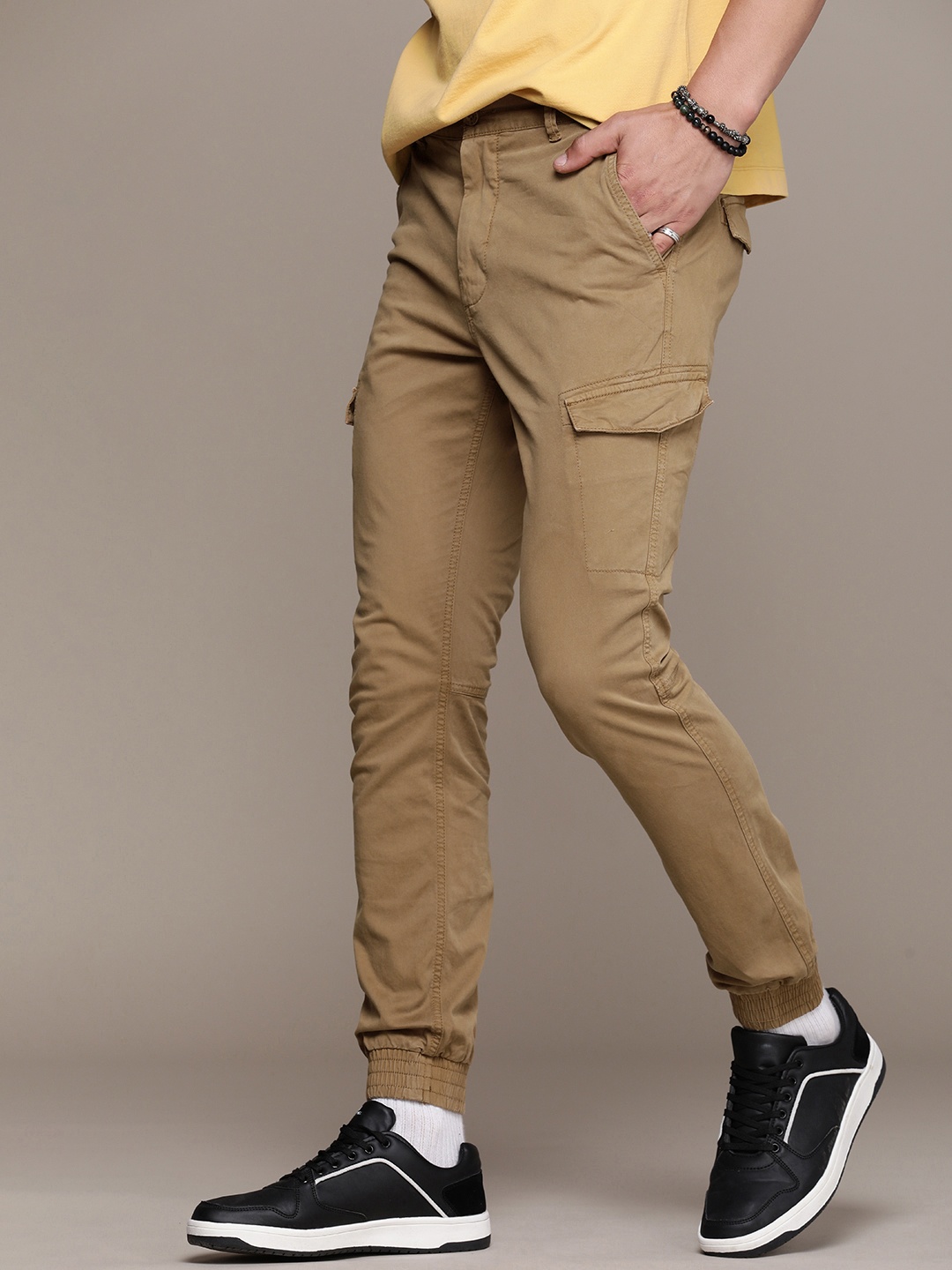 

FORCE IX Men Cargo Trousers, Khaki