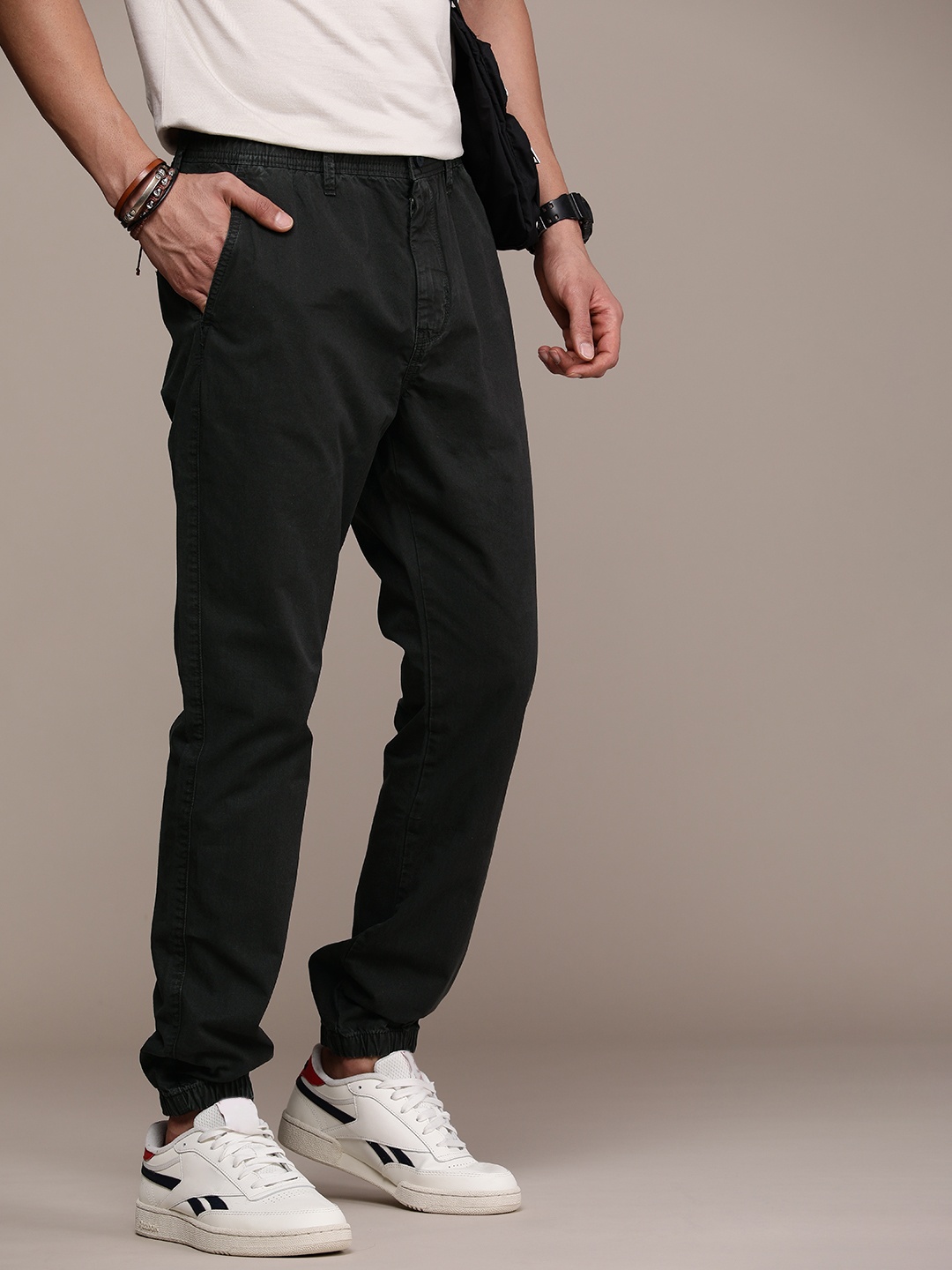 

FORCE IX Men Mid-Rise Pure Cotton Cargo Style Joggers, Charcoal