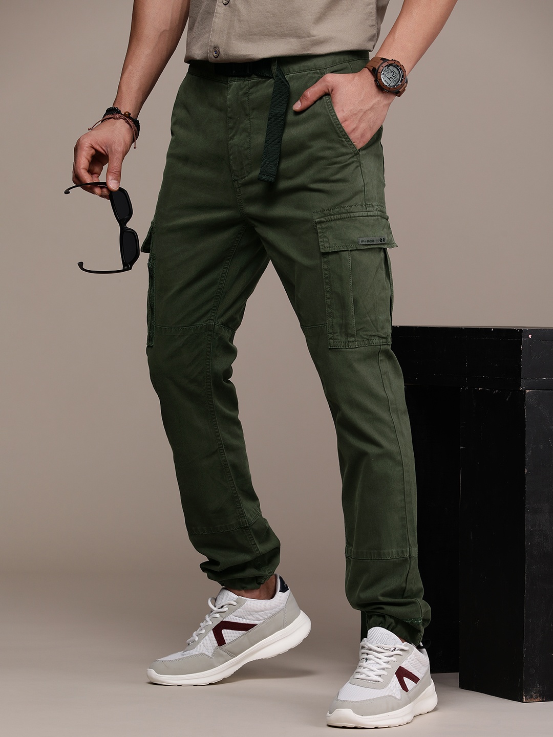 

FORCE IX Men Mid-Rise Belted Cargo Style Joggers, Olive