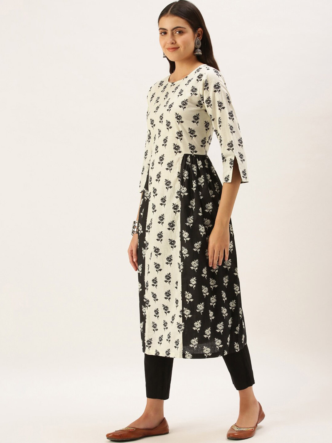 

KALINI Quirky Printed Anarkali Kurta, Off white