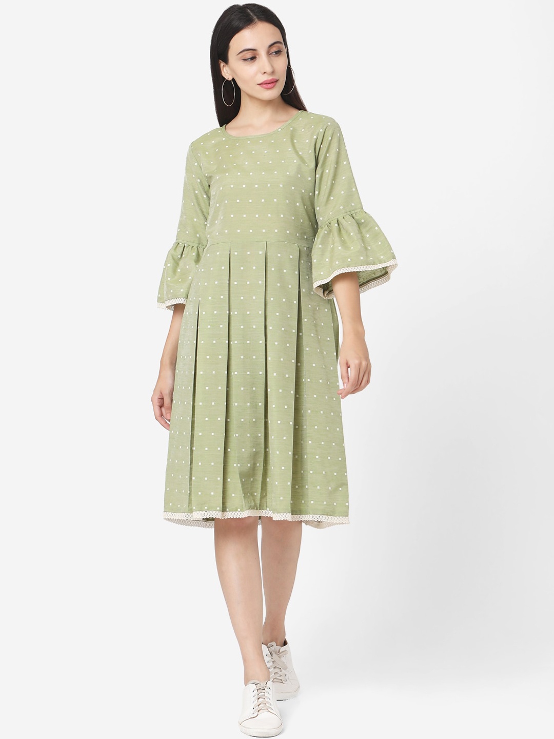 

KALINI Bell Sleeves A-Line Shape Silk Kurta, Green
