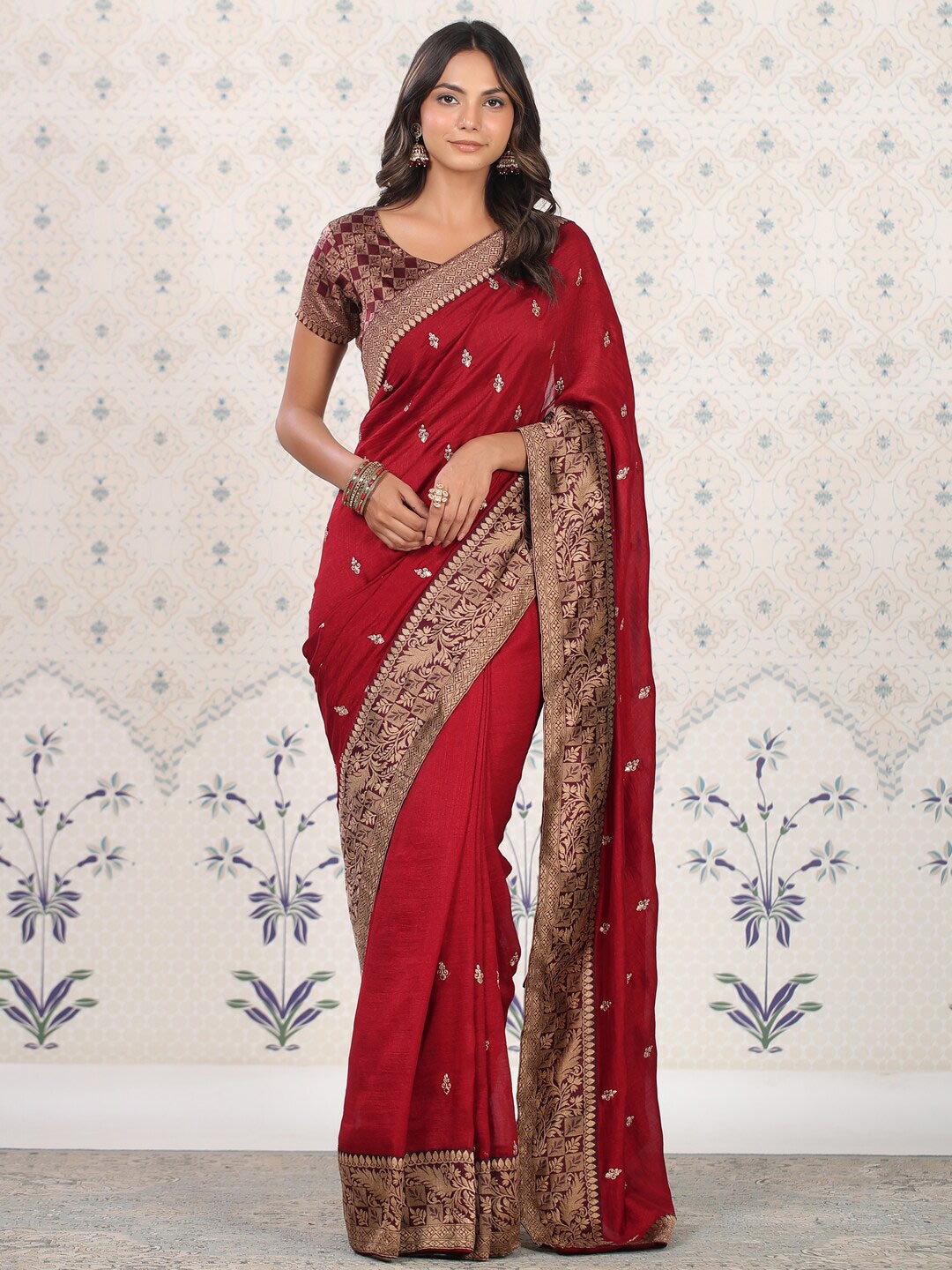 

Ode by House of Pataudi Maroon & Gold-Toned Ethnic Motifs Embroidered Saree