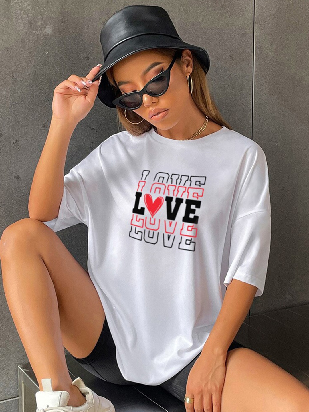 

BoStreet White Typography Printed Drop Shouder Loose Tshirt