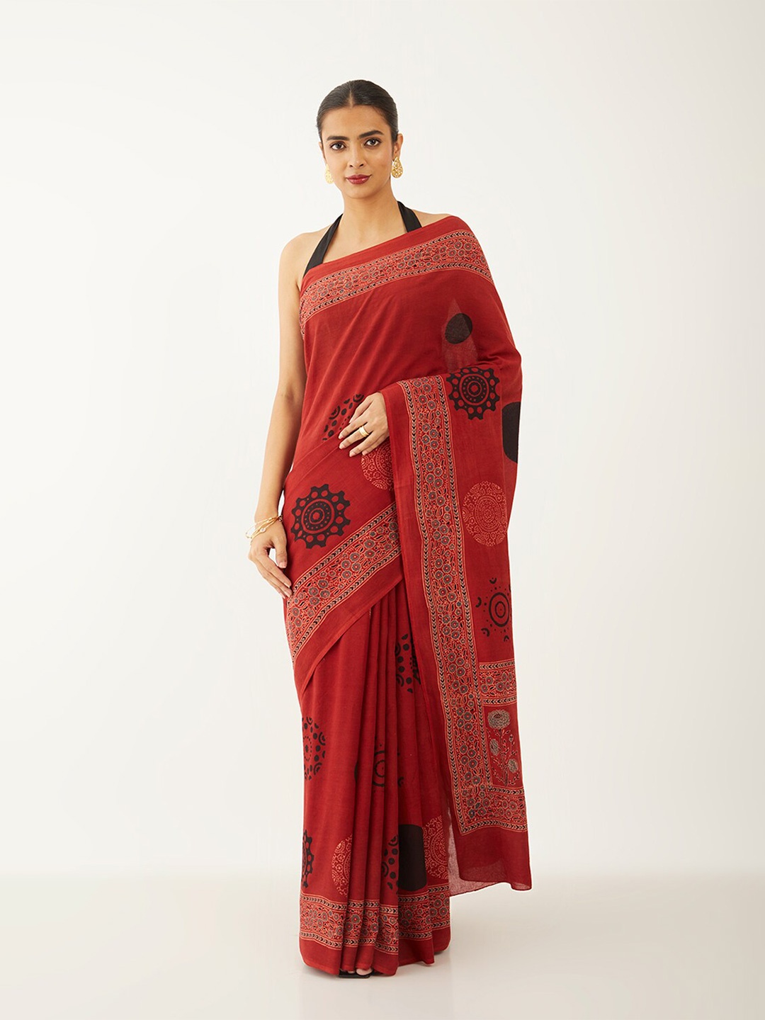 

Taneira Ethnic Motifs Block Printed Pure Cotton Saree, Red