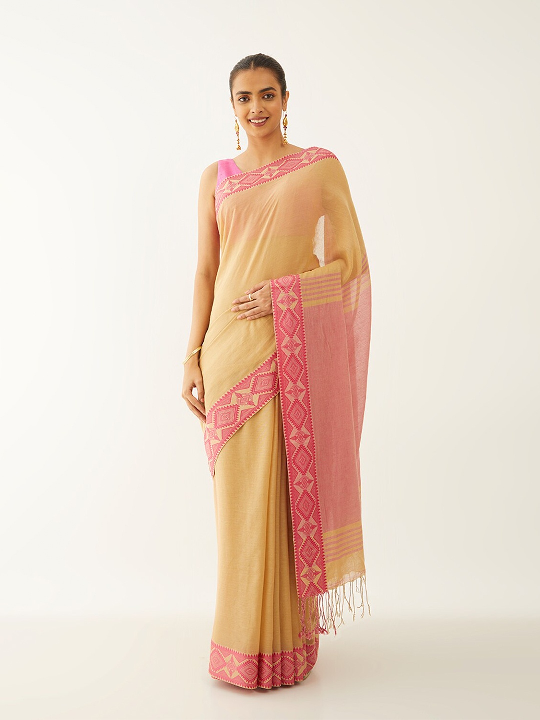 

Taneira Embroidered Pure Cotton Saree, Beige