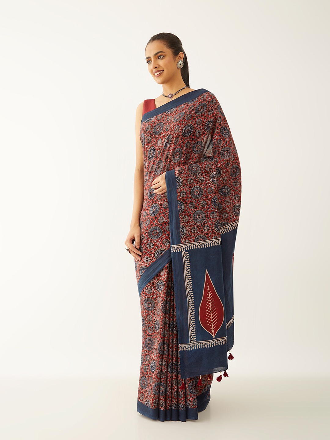 

Taneira Ethnic Motifs Pure Cotton Block Print Saree, Blue