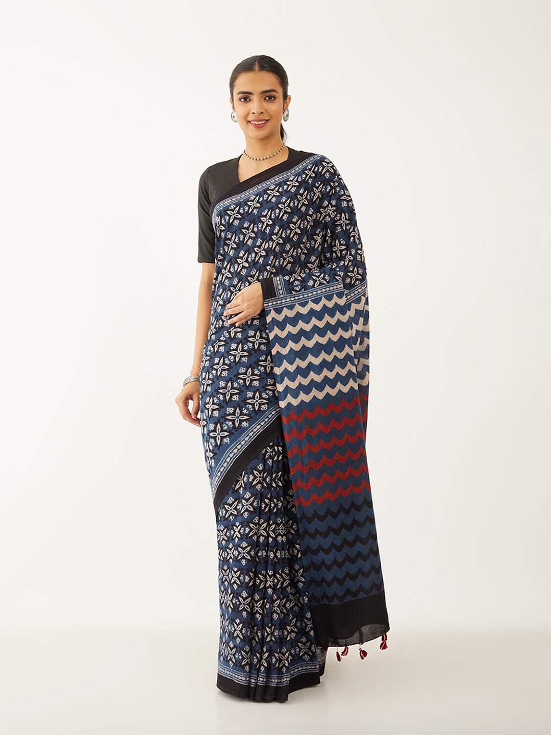 

Taneira Floral Pure Cotton Block Print Saree, Blue
