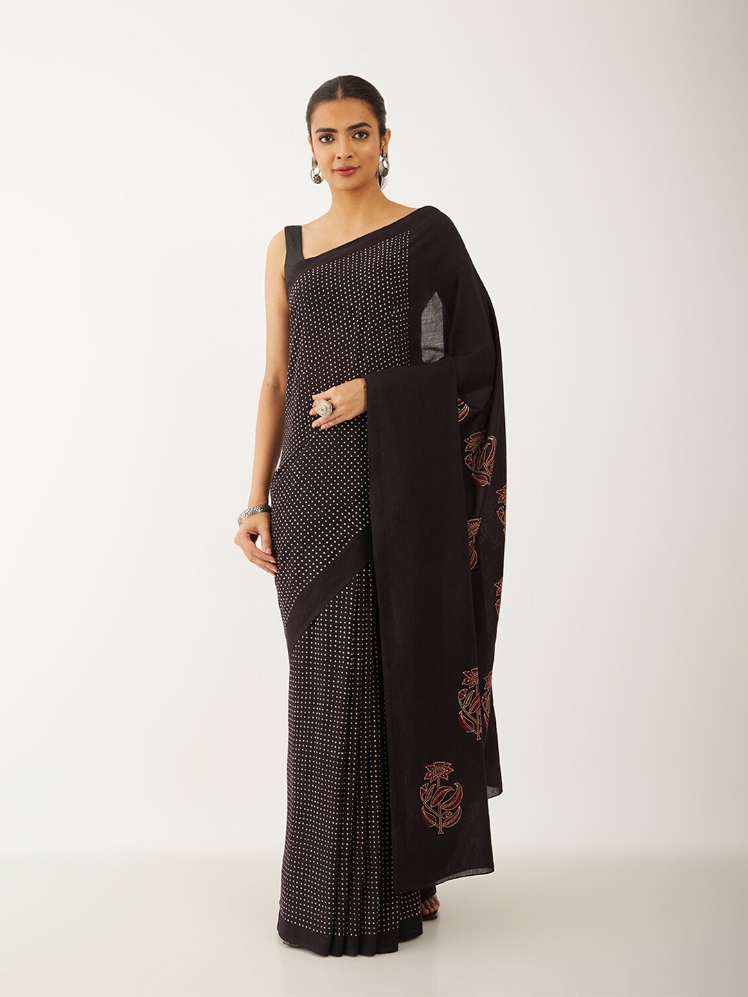 

Taneira Polka Dot Printed Pure Cotton Saree, Black