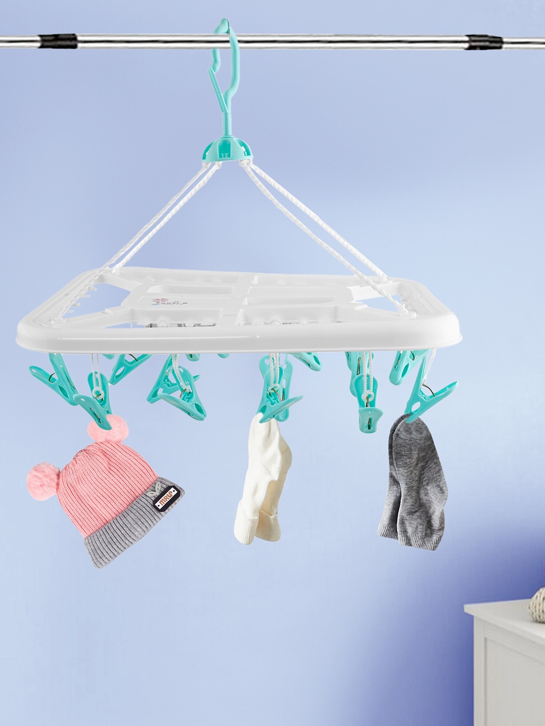 

Baby Moo Square Shaped Clip Hanger, White