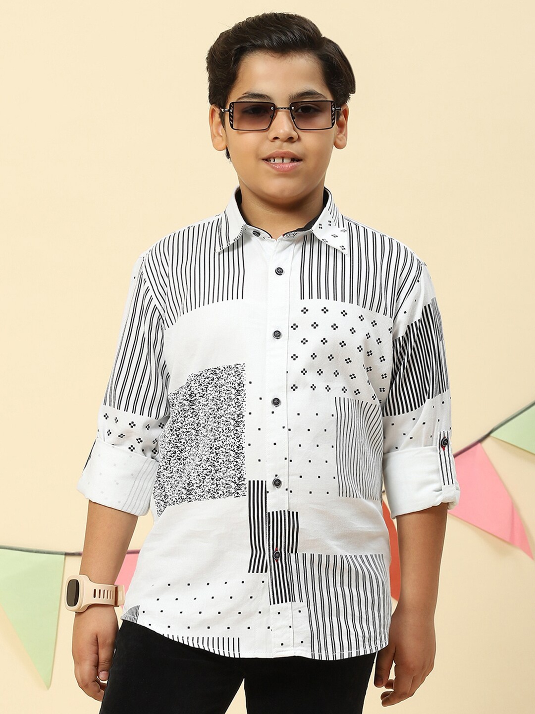 

Monte Carlo Boys Abstract Printed Roll Up Sleeves Cotton Casual Shirt, White