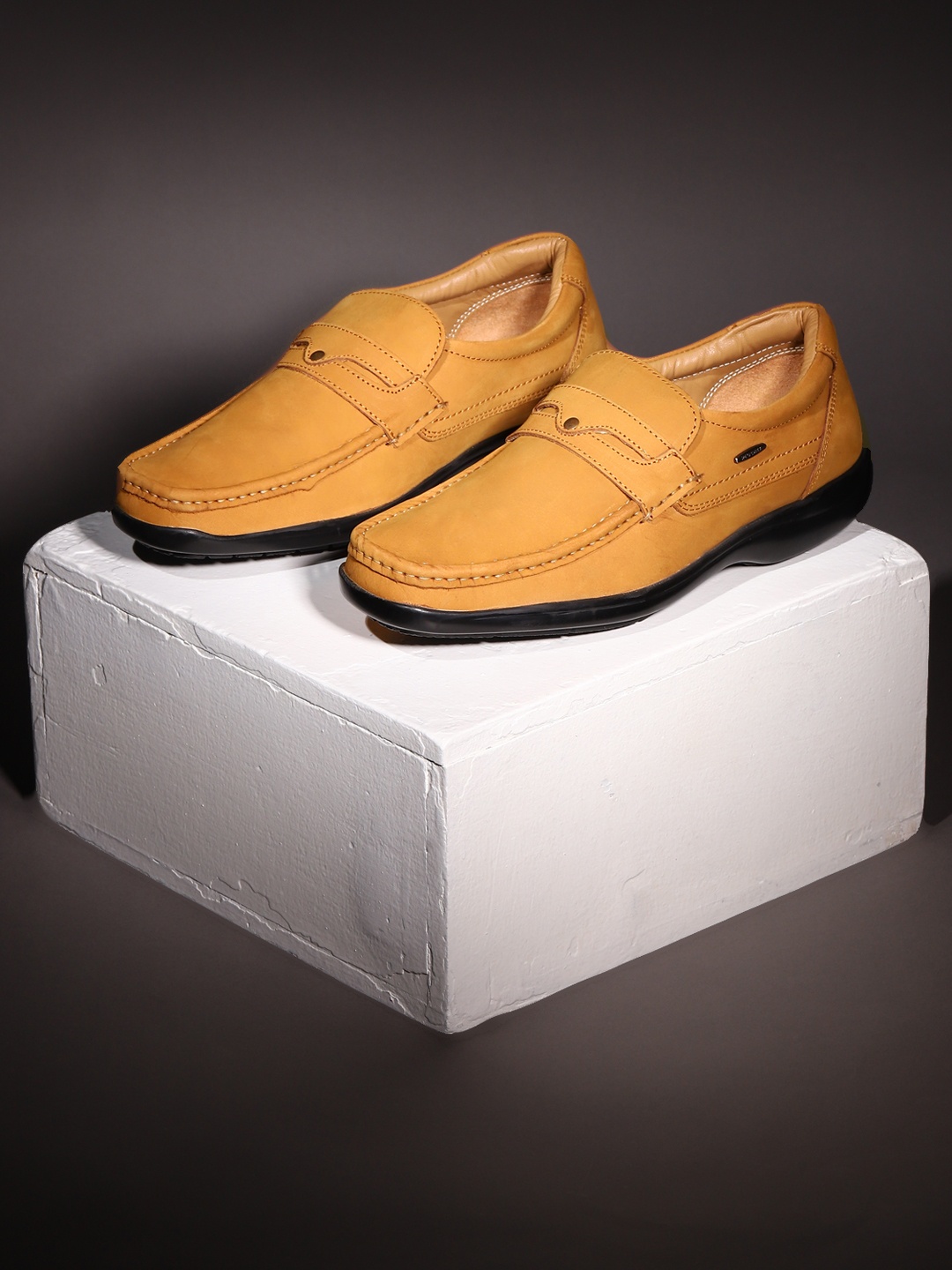 Red Chief Men Leather Lightweight Comfort And Flexible Formal Loafers, Tan