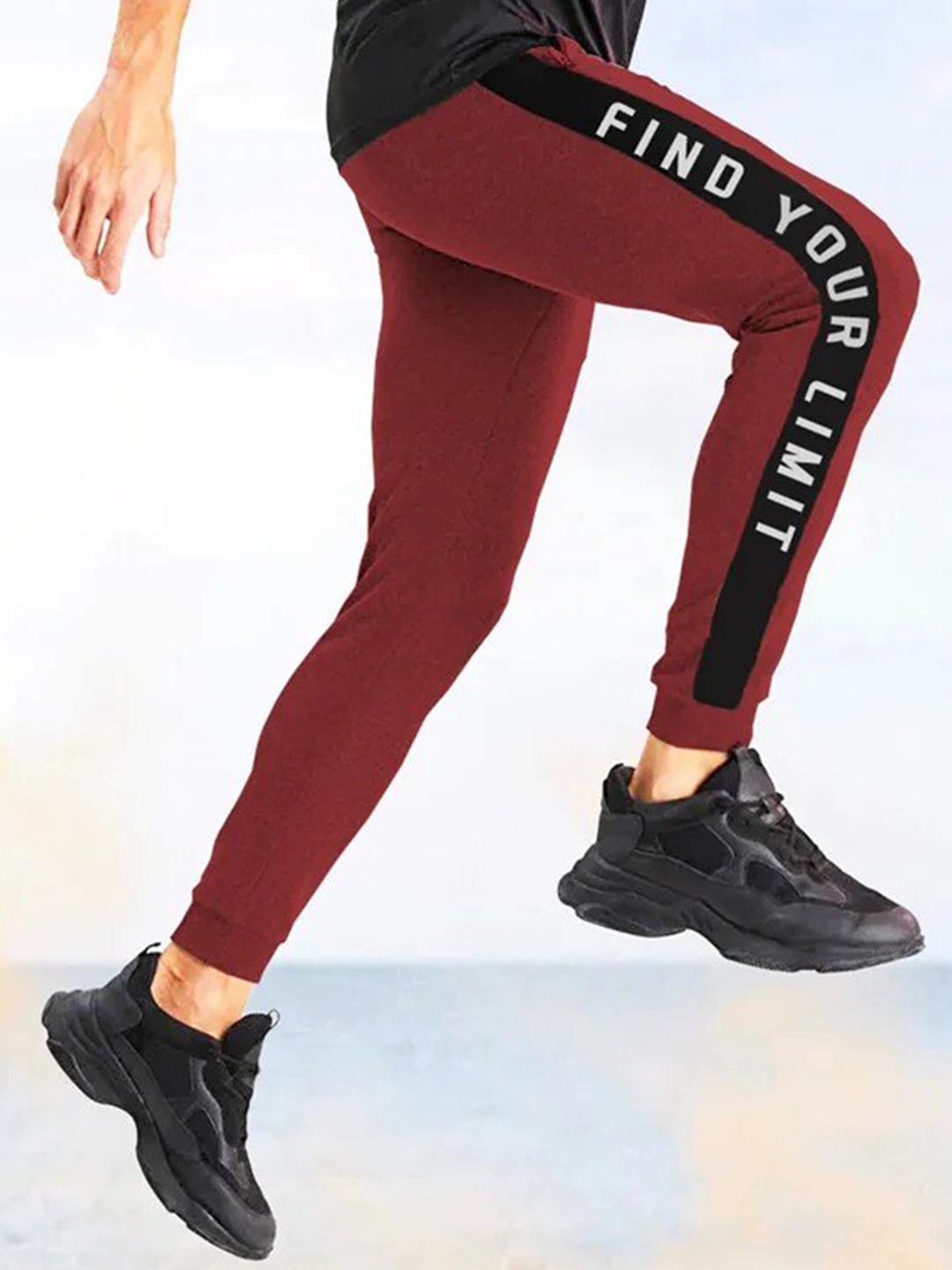 

TRIPR ORIGINALS Men Typography Printed Mid-Rise Cotton Joggers, Red