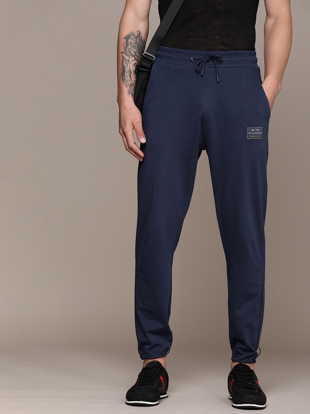 

FORCE IX Men Pure Cotton Solid Mid-Rise Casual Relaxed Fit Jogger, Navy blue