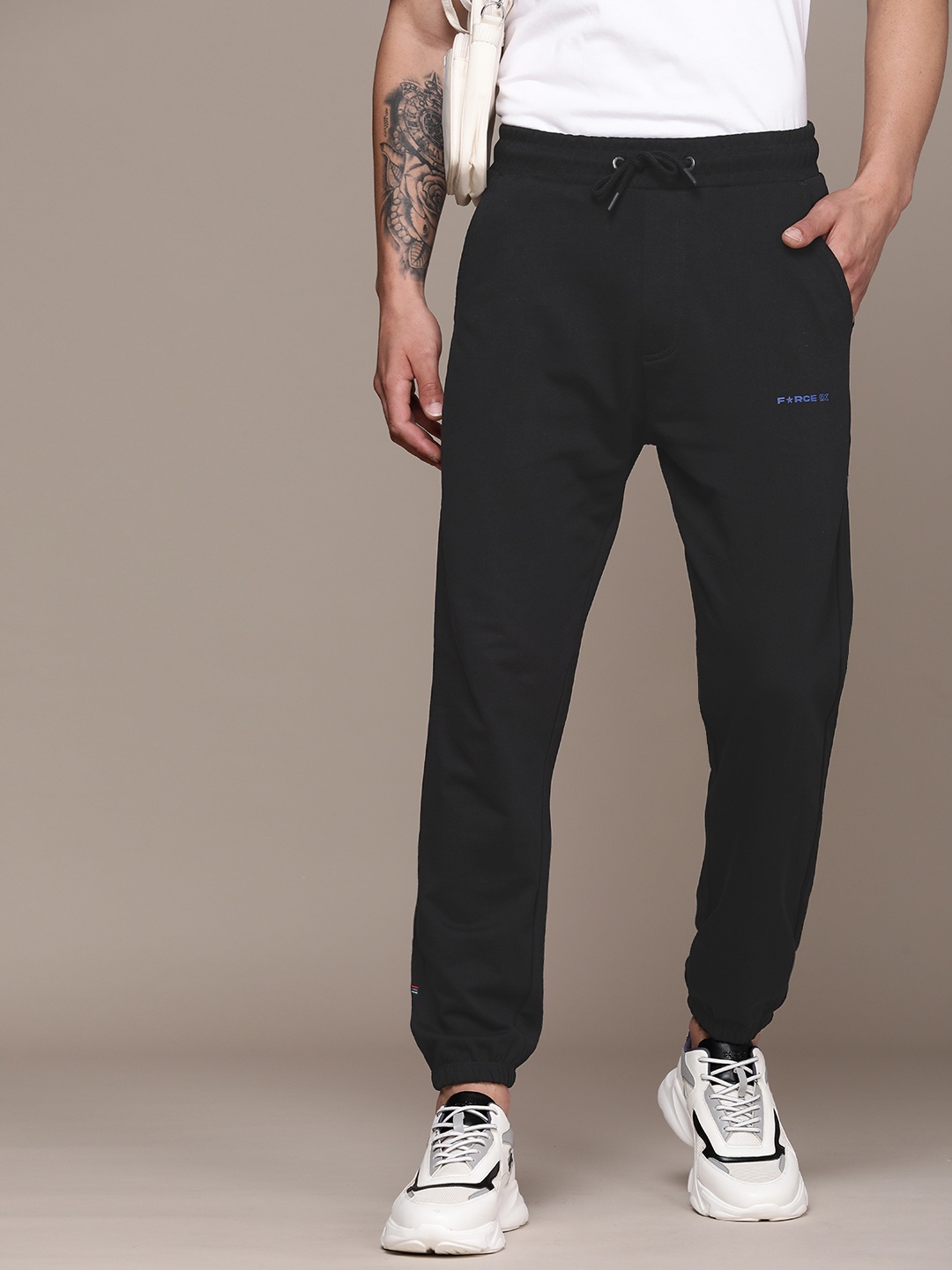 

FORCE IX Men Pure Cotton Solid Mid-Rise Casual Relaxed Fit Jogger, Black