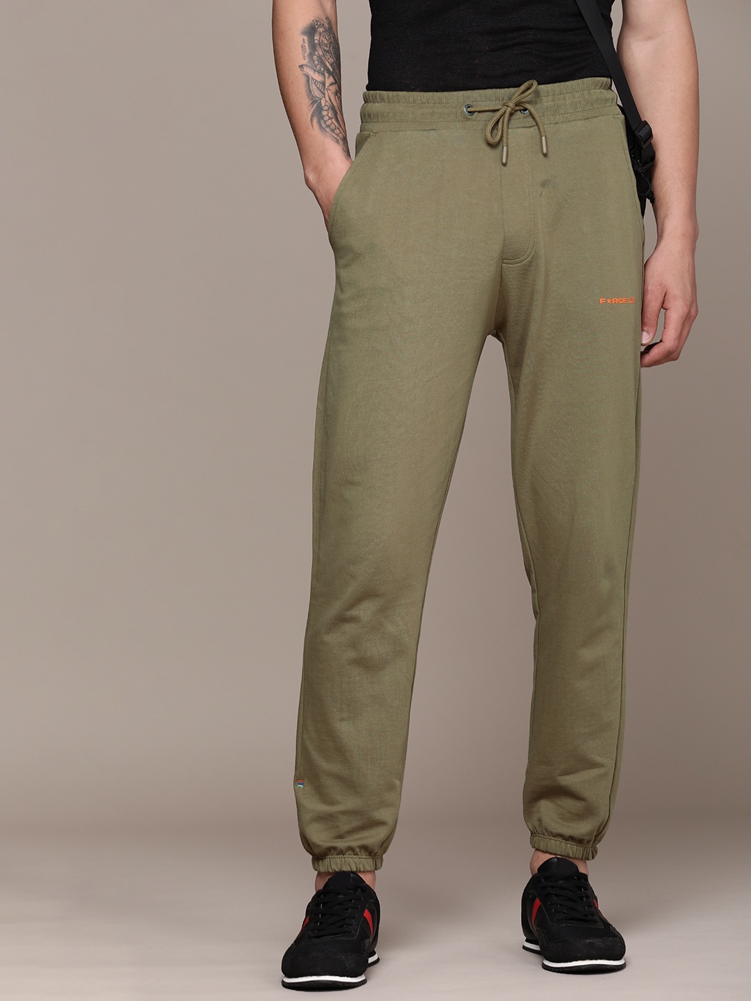 

FORCE IX Men Pure Cotton Solid Mid-Rise Casual Relaxed Fit Jogger, Green