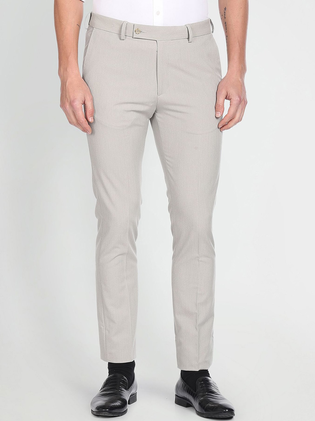 

Arrow Men Slim Fit Solid Autoflex Formal Trousers, Beige