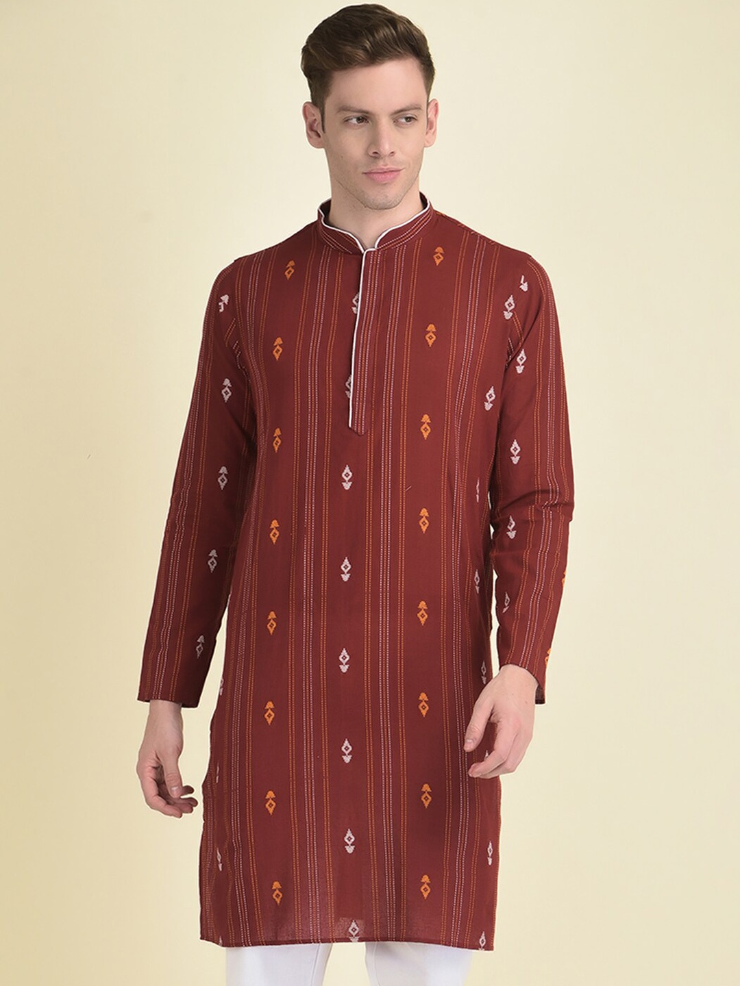 

DEYANN Woven Design Regular Kurta with Pyjamas, Maroon