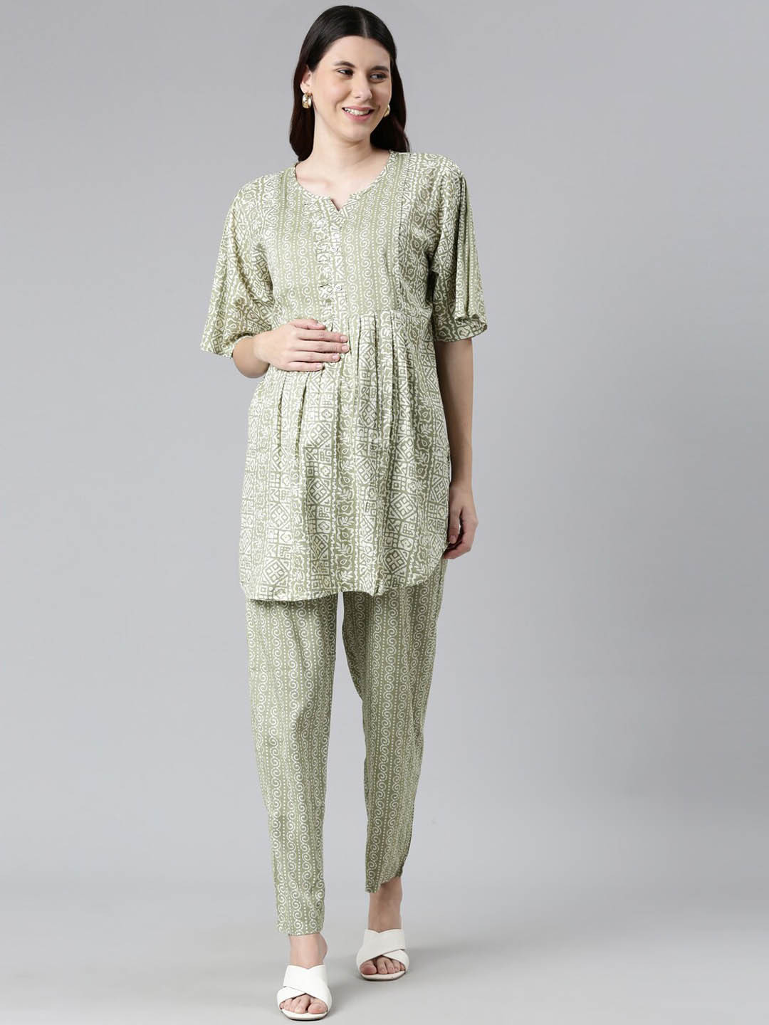 

GOLDSTROMS Ethnic Motifs Printed Maternity Nightsuit, Green