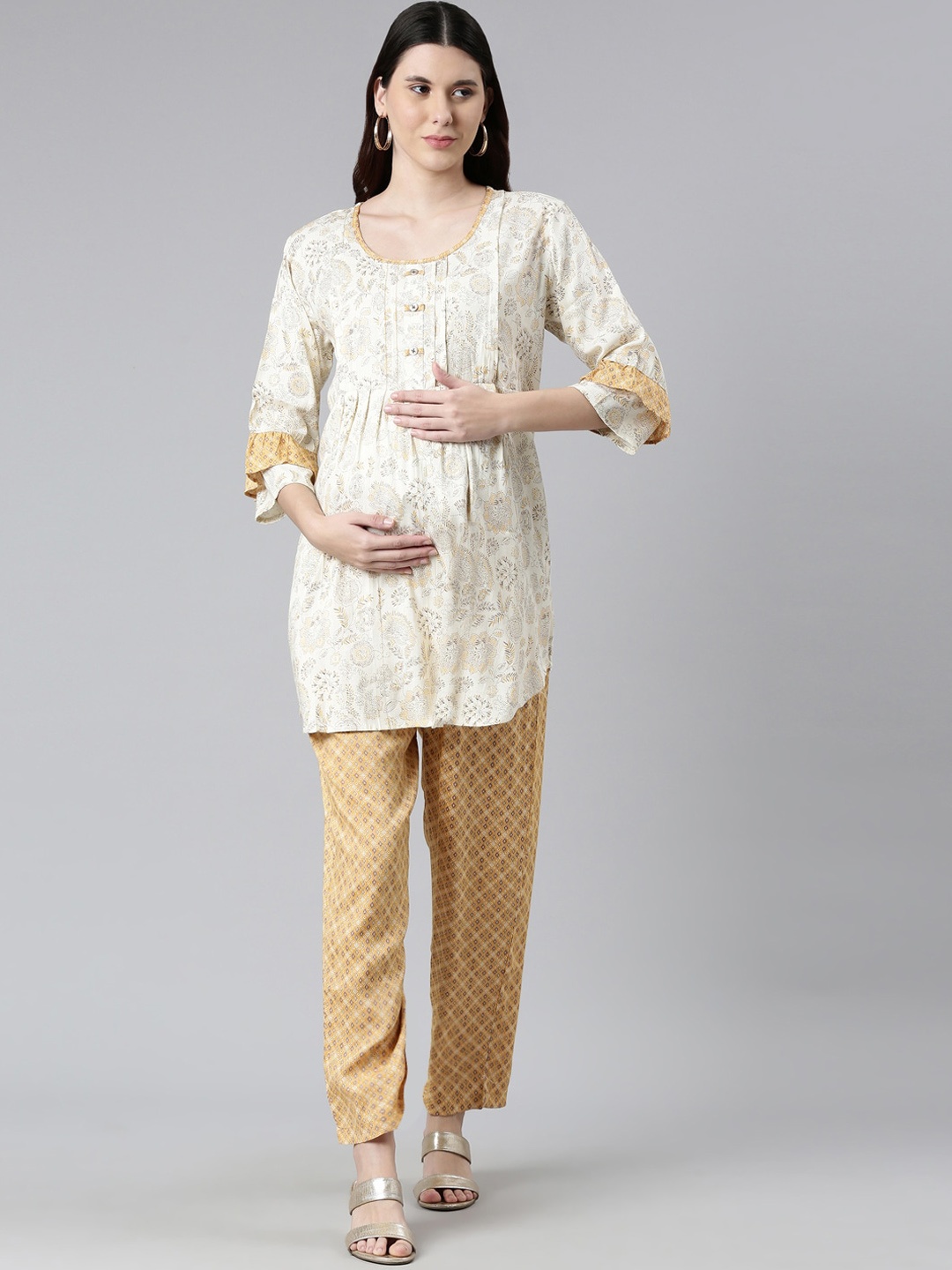 

GOLDSTROMS Floral Printed Bell Sleeves Pleated Maternity Nightsuit, Off white