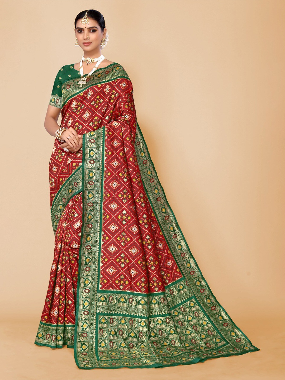 

DIVASTRI Ethnic Motifs Woven Design Zari Silk Cotton Banarasi Saree, Red