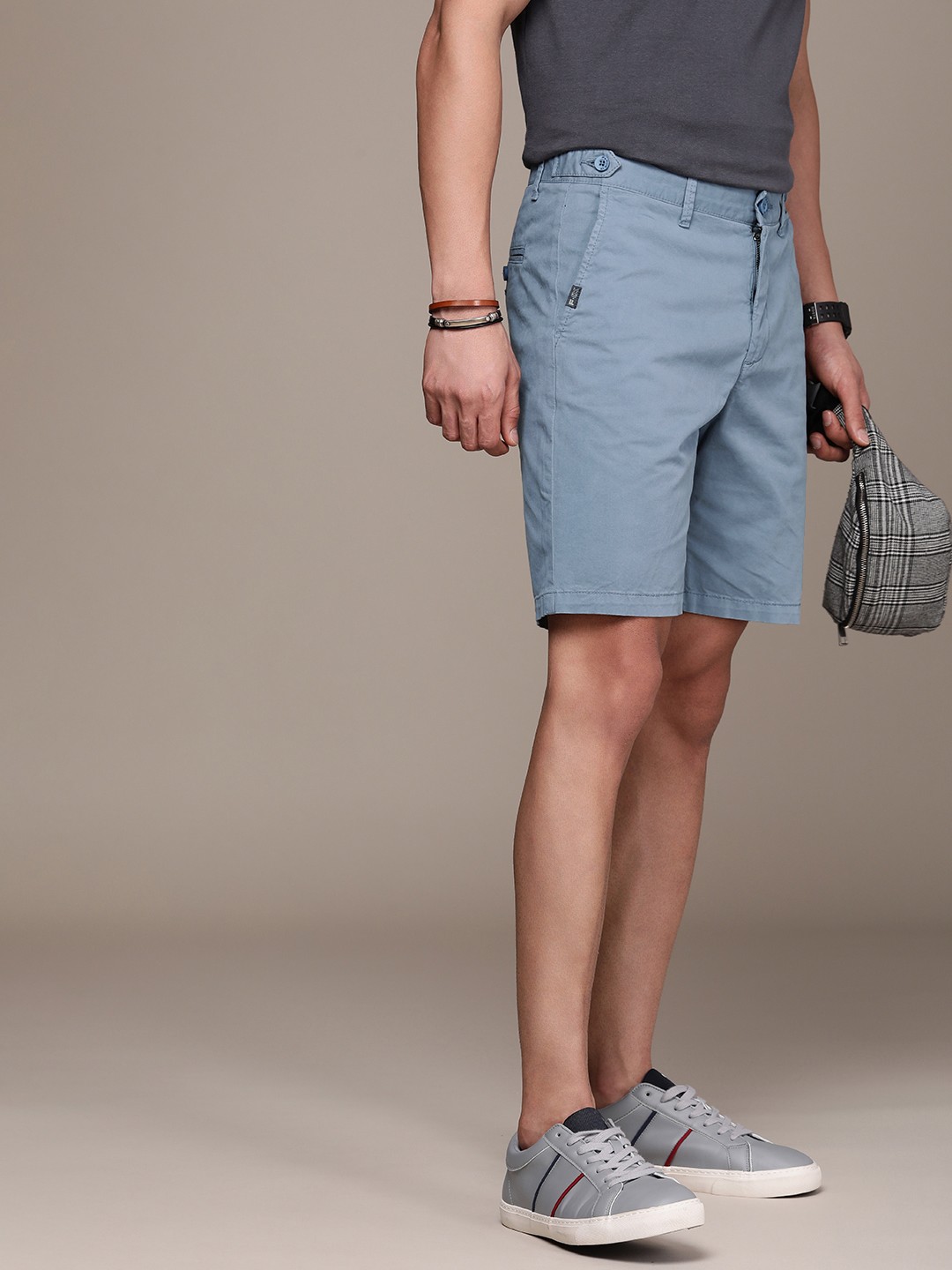 

FORCE IX Men Solid Mid-Rise Chino Shorts, Blue