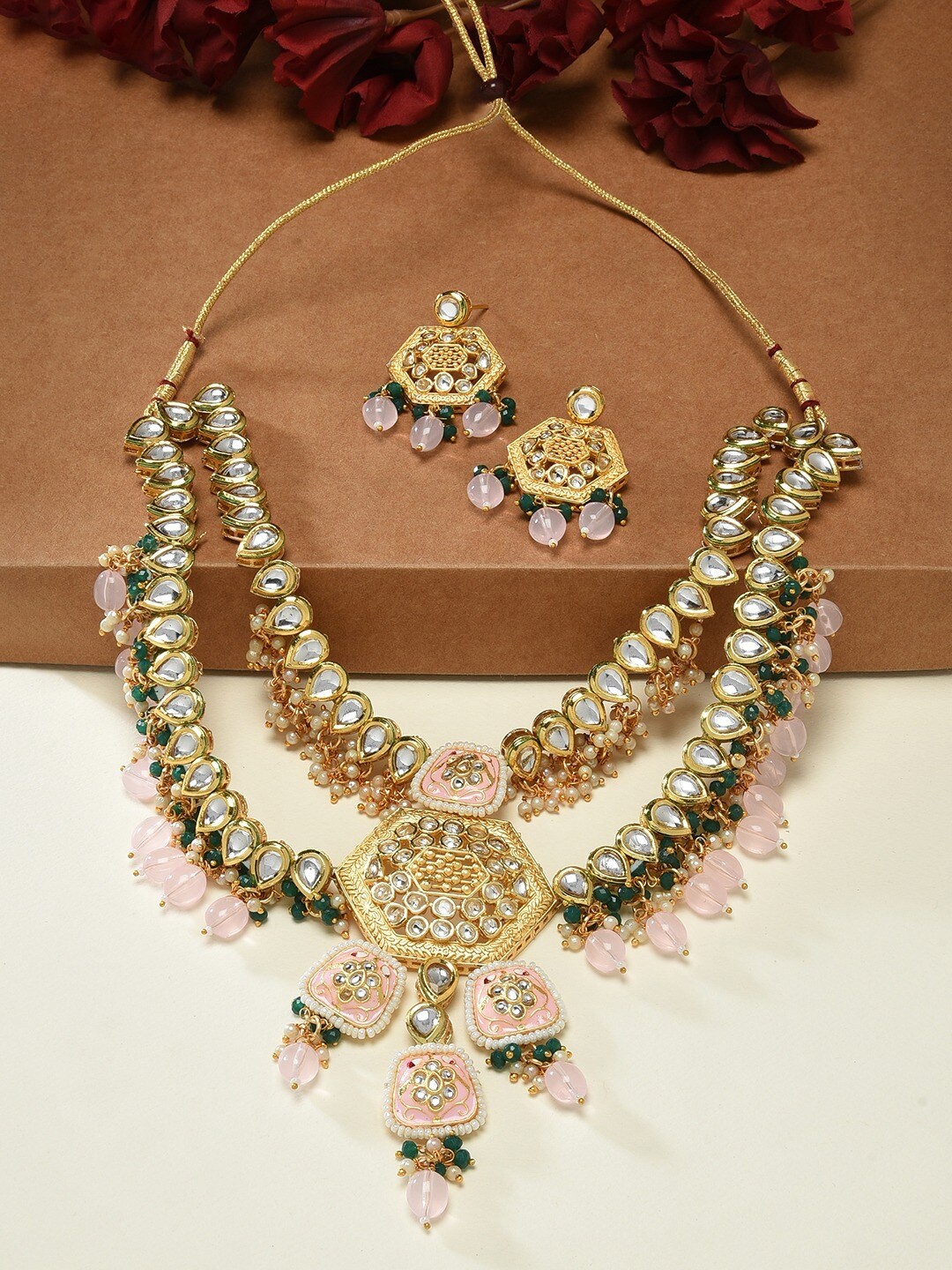 

Zaveri Pearls Gold-Plated Kundan-Studded & Beaded Jewellery Set