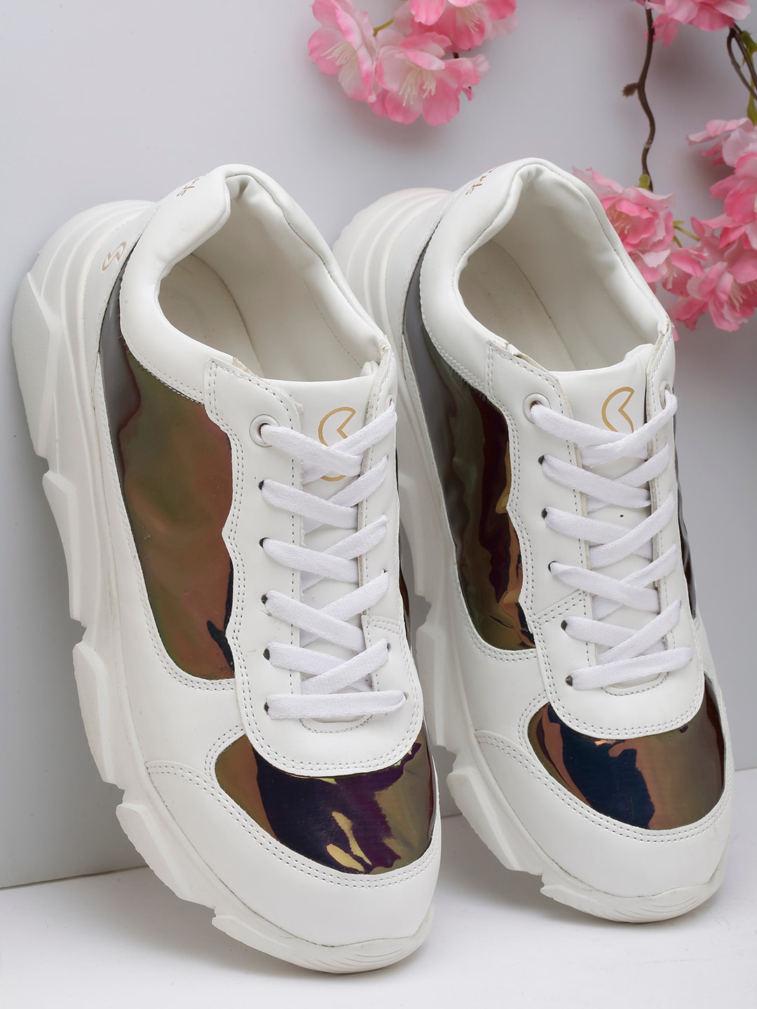 

Solethreads Women Colourblocked Anti-Skid Contrast Sole Sneakers, White