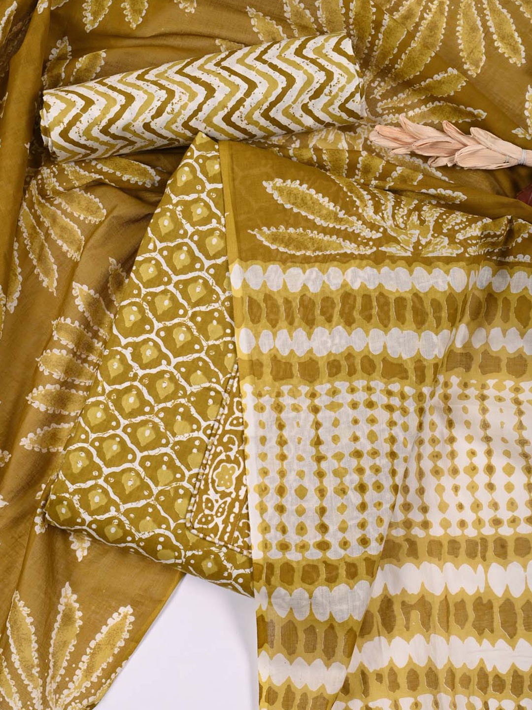 

Meena Bazaar Printed Unstitched Dress Material, Mustard
