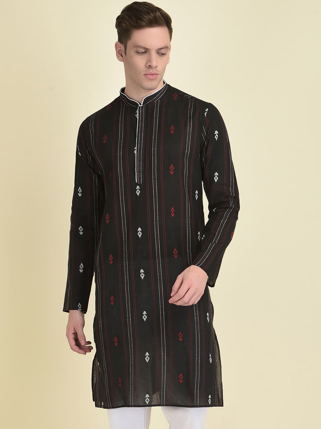 

DEYANN Men Black Geometric Striped Thread Work Jacquard Kurta