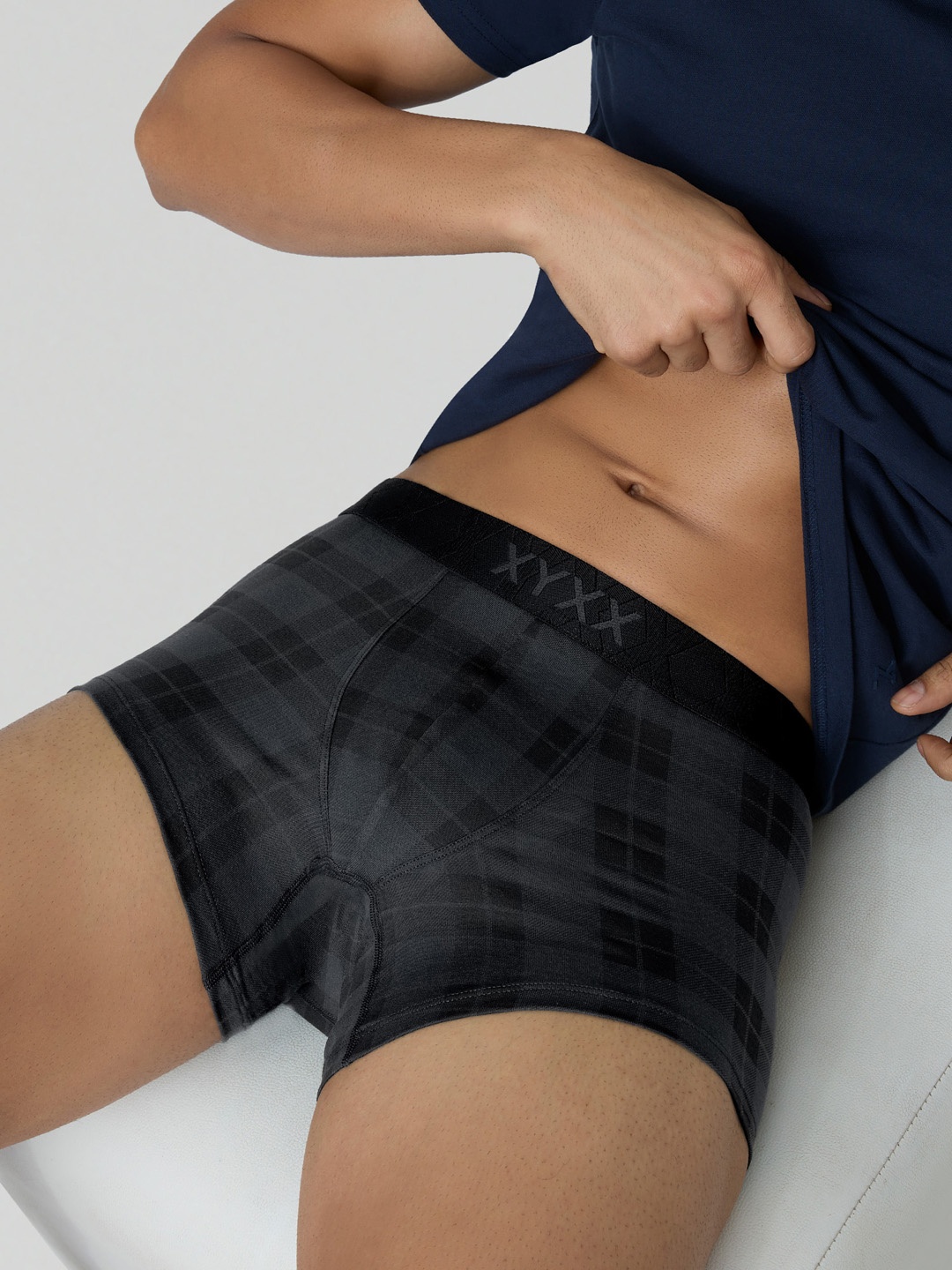 

XYXX Men Checked Breathable Trunk XYTRNK179, Black
