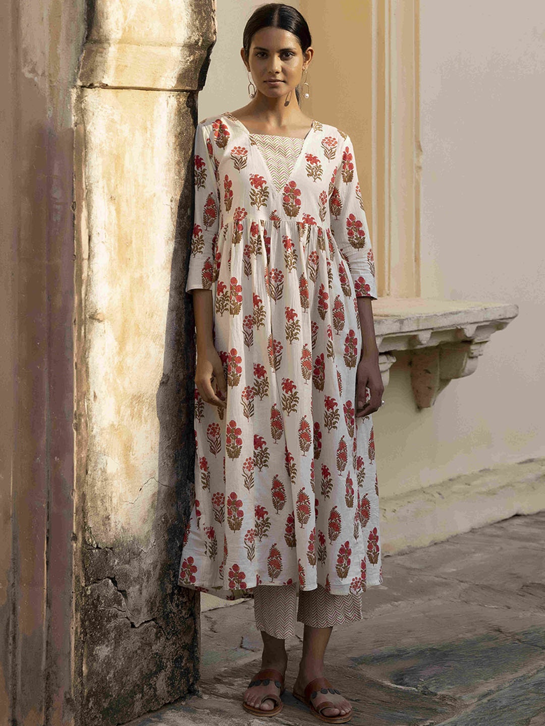 

Ragavi Floral Printed Anarkali Cotton Kurta, Cream