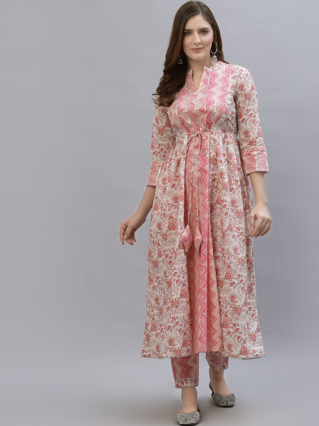 

Ragavi Floral Printed Mandarin Collar A-Line Kurta With Trousers, Pink