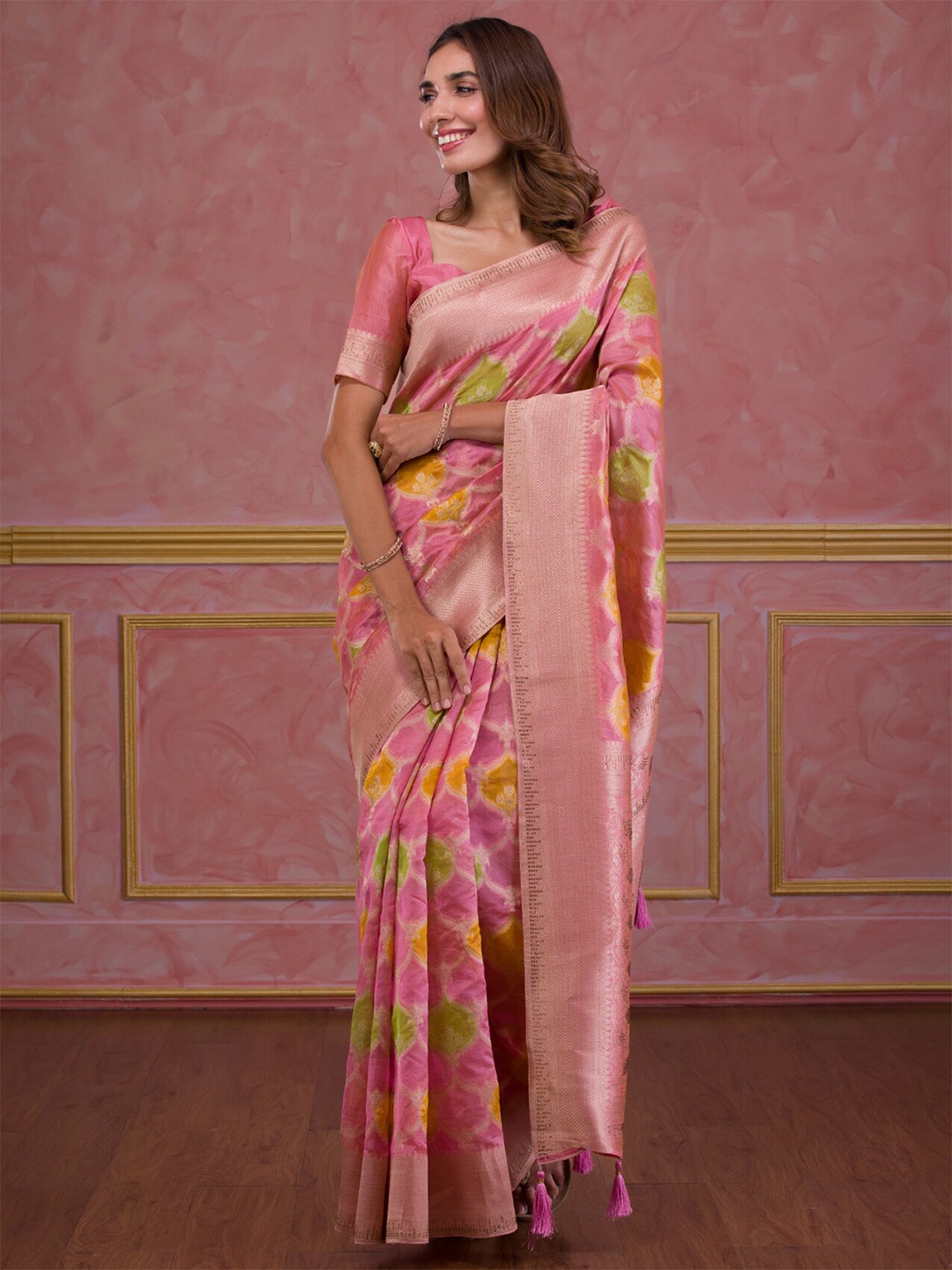 

Koskii Woven Design Zari Brocade Banarasi Saree, Pink