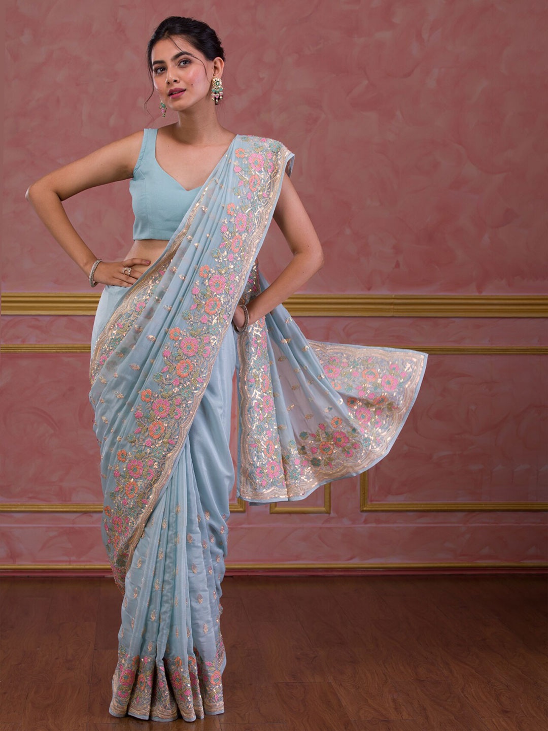 

Koskii Floral Embroidered Tissue Saree, Blue