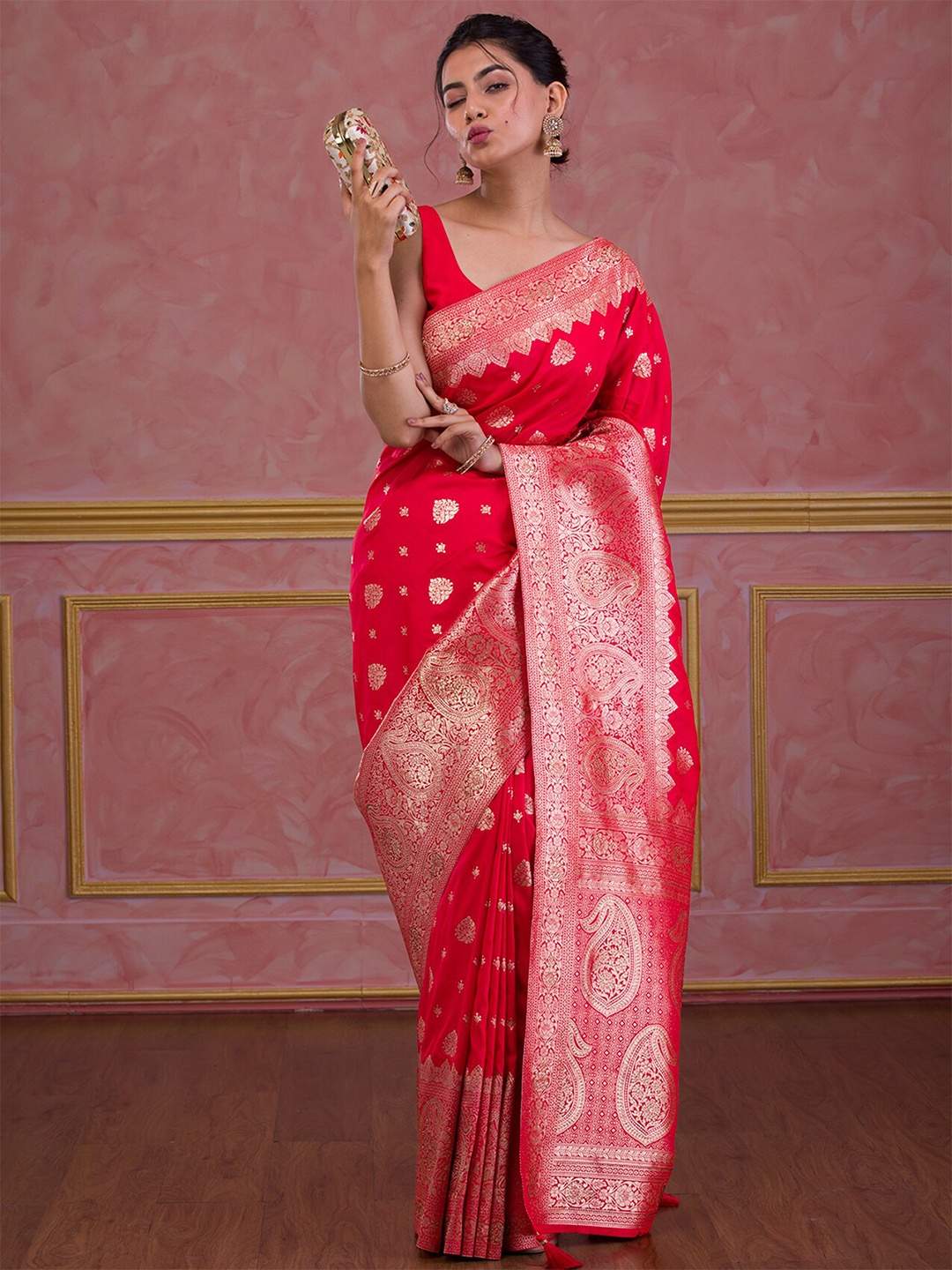 

Koskii Ethnic Motif Woven Design Zari Brocade Banarasi Saree, Red