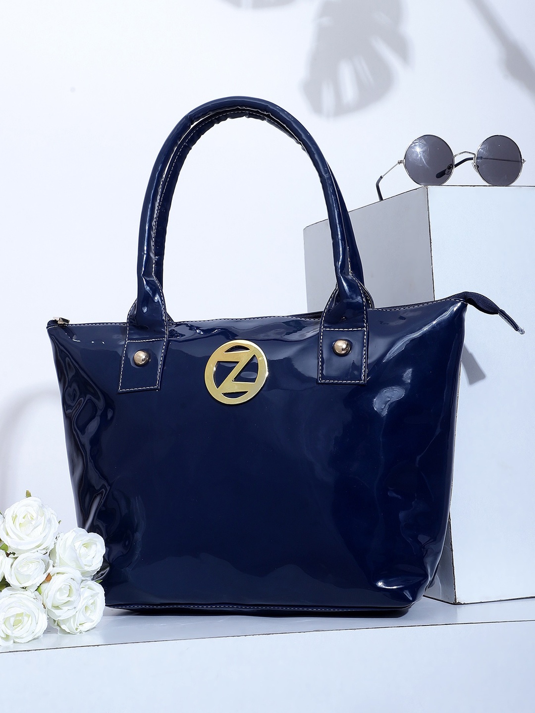 

OsaiZ Brand Logo Detail Water Resistance Shoulder Bag, Navy blue