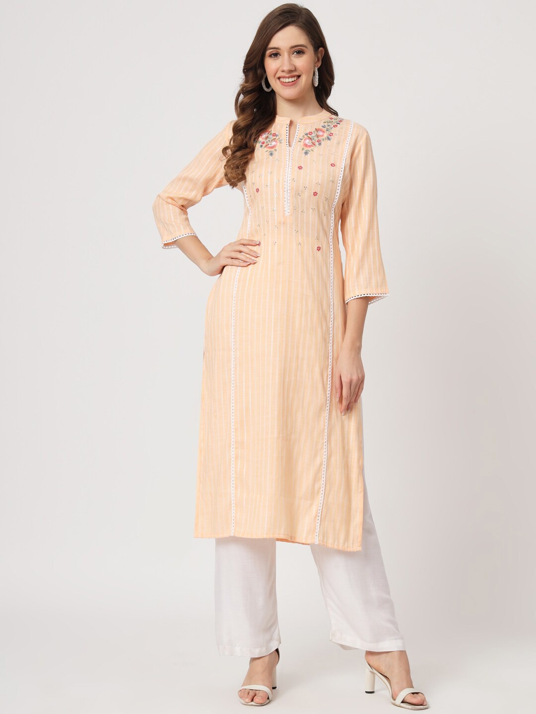 

AMIRAS INDIAN ETHNIC WEAR Floral Embroidered Straight Kurta, Peach