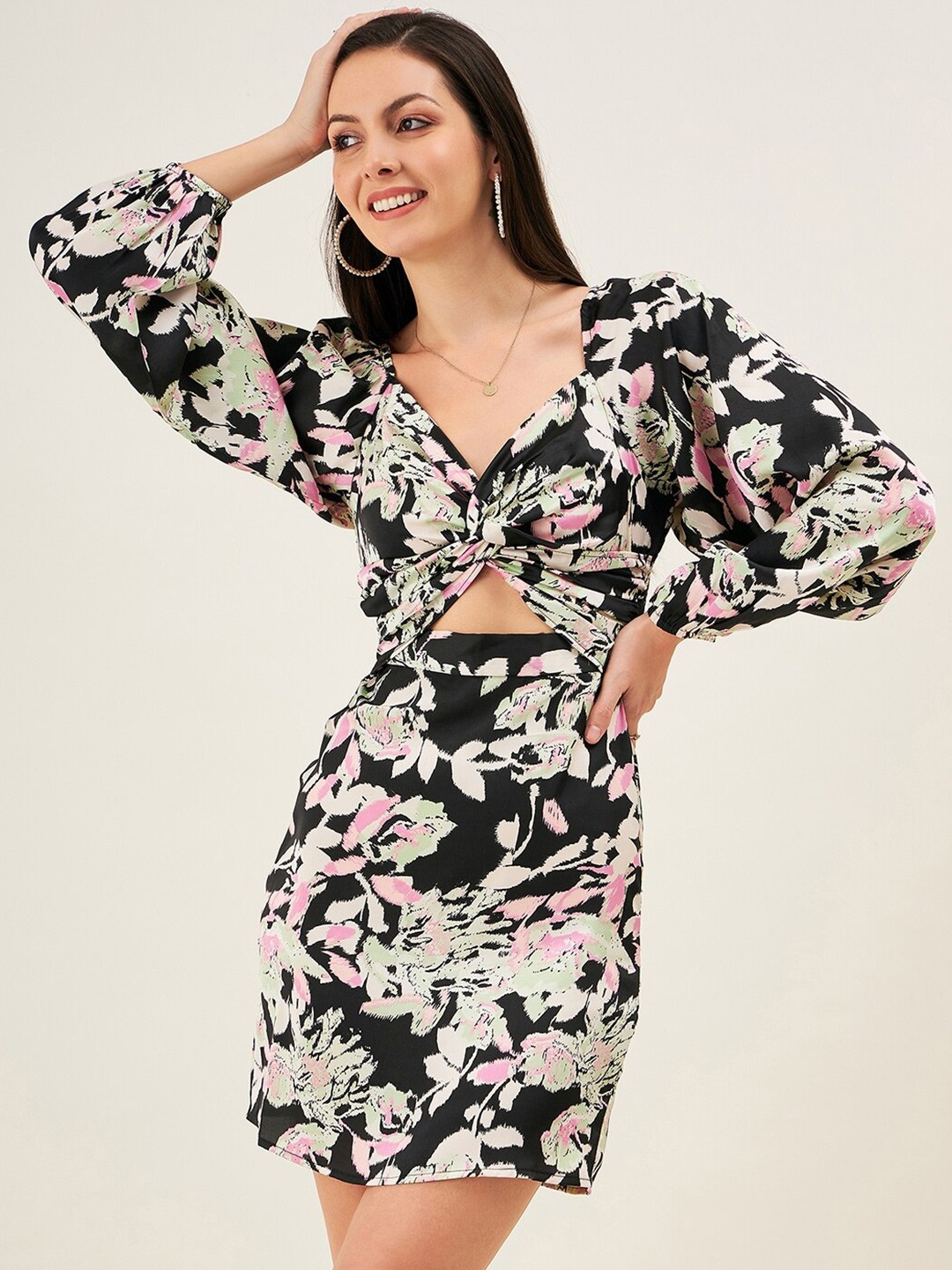 

JUNE & HARRY Black Floral Printed Puff Sleeves Satin Sheath Dress