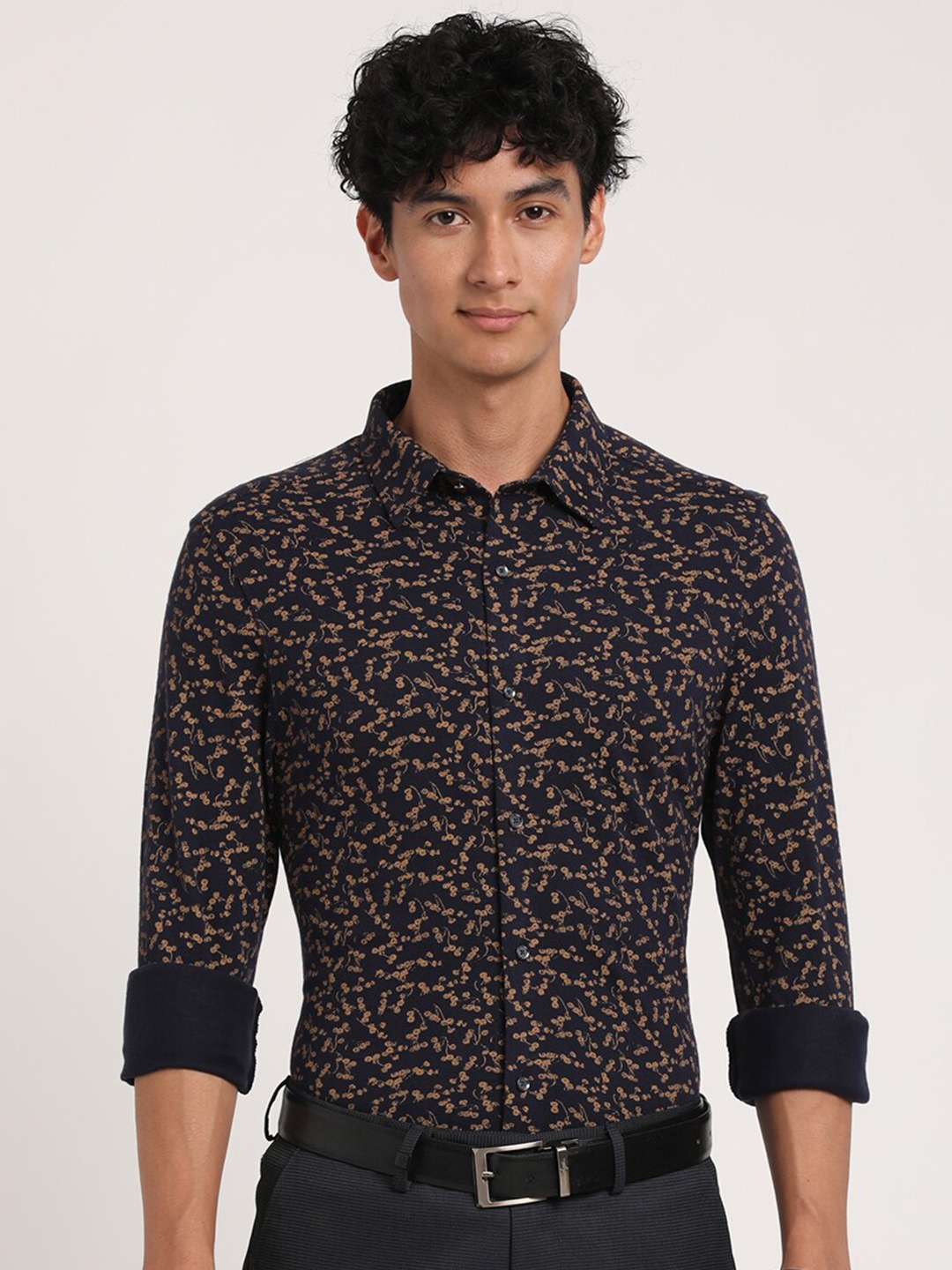 

Turtle Premium Skinny Fit Floral Printed Cotton Party Shirt, Navy blue