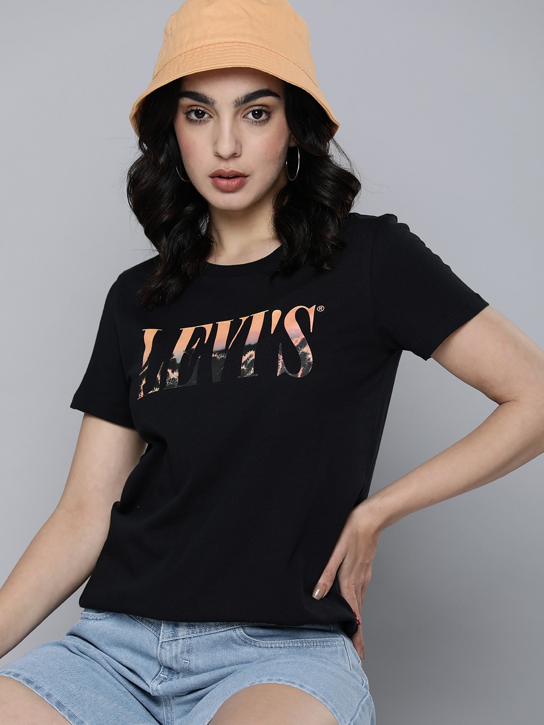 

Levis Graphic Printed Pure Cotton T-shirt, Black