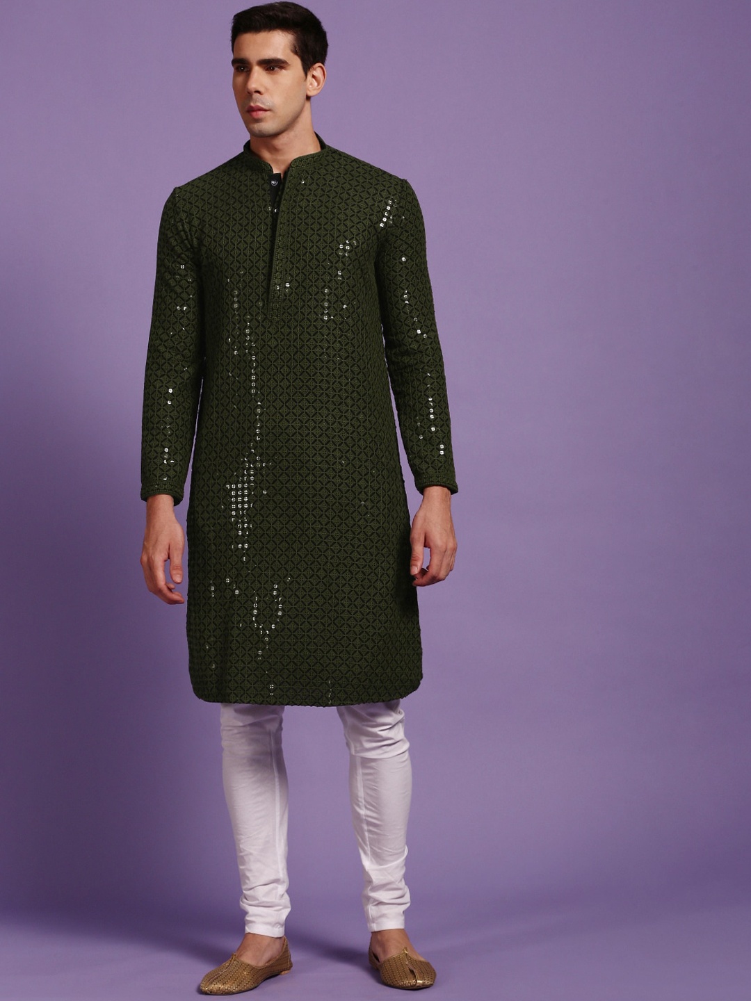 

Sanwara Ethnic Motifs Embroidered Regular Sequinned Kurta with Pyjama, Green