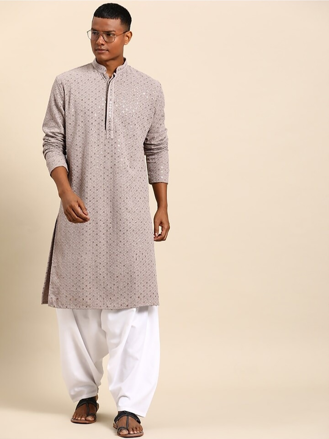

Molly & Michel Ethnic Motifs Embroidered Thread Work Pure Cotton Kurta, Grey