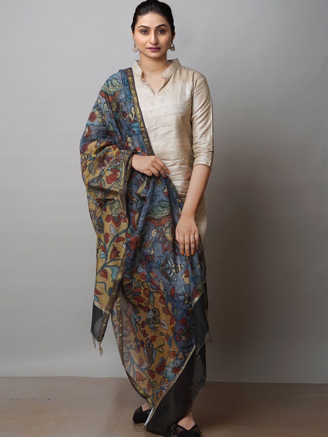 

Unnati Silks Ethnic Motifs Printed Kalamkari Dupatta, Yellow
