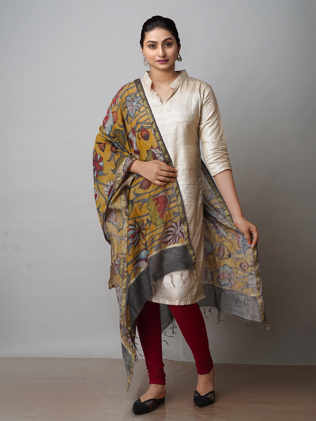 

Unnati Silks Floral Motifs Printed Cotton Silk Kalamkari Dupatta, Green