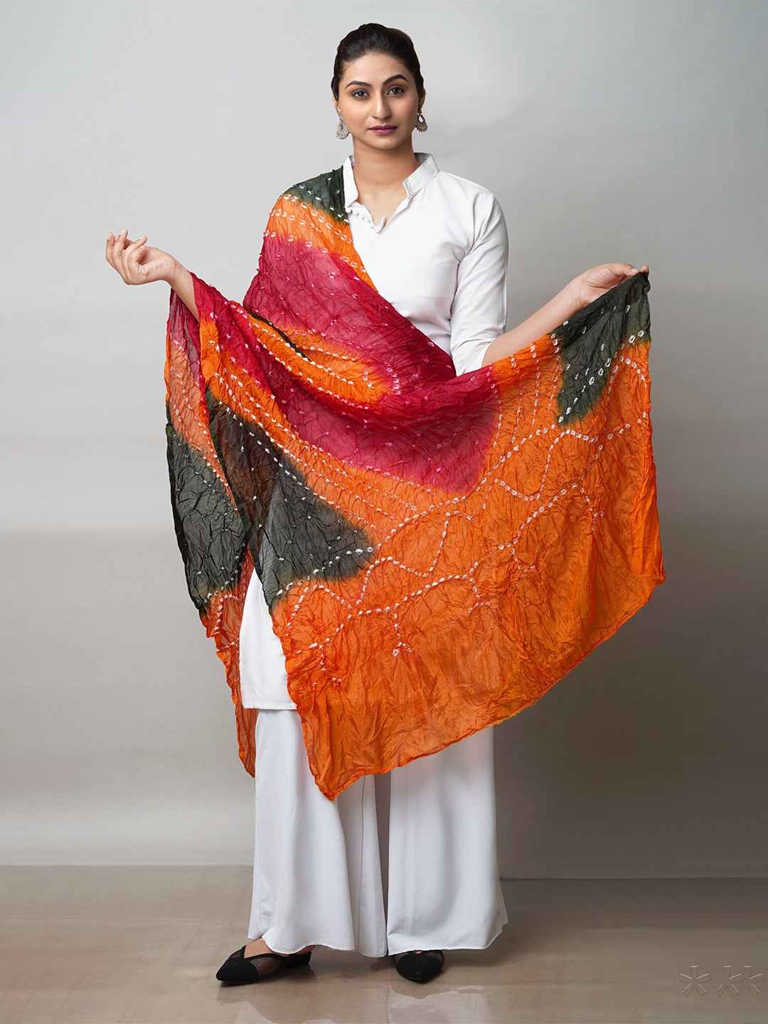 

Unnati Silks Tie & Dyed Silk Bandhani Dupatta, Orange