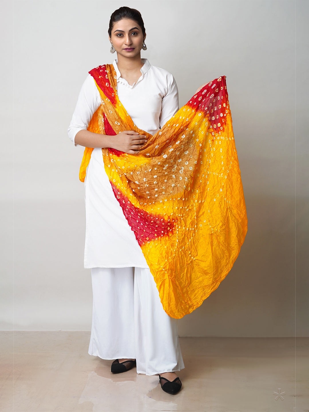 

Unnati Silks Ethnic Motifs Printed Bandhani Dupatta, Yellow