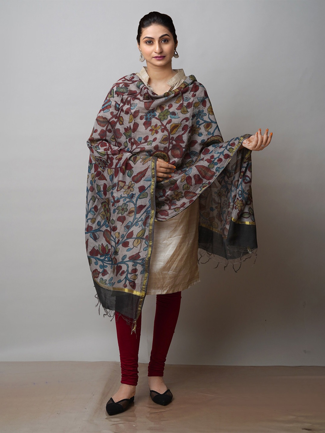

Unnati Silks Floral Motifs Printed Cotton Silk Kalamkari Dupatta, Grey